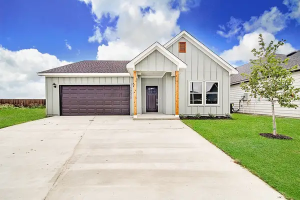 10520 Ruffin Drive, Fort Worth, TX 76131