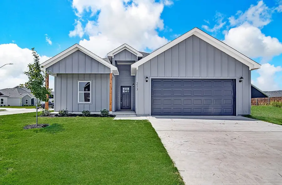 213 Marble Creek Drive, Fort Worth, TX 76131 - #2