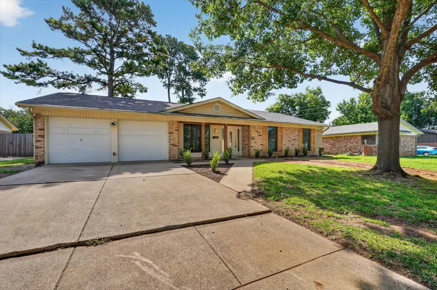 412 Apple Blossom Lane, Hurst, TX 76053 - #2