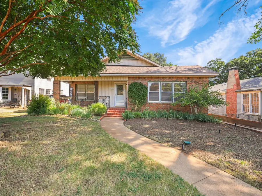 1119 W Walker Street, Denison, TX 75020 - #2