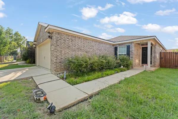 4801 Cedar Springs Drive, Fort Worth, TX 76179