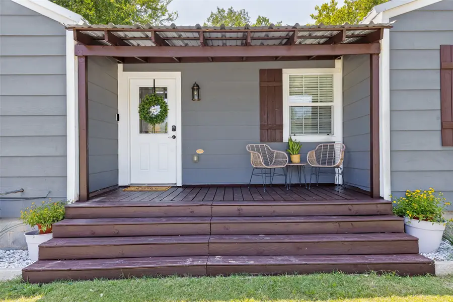 209 N Avenue B, Springtown, TX 76082 - #3
