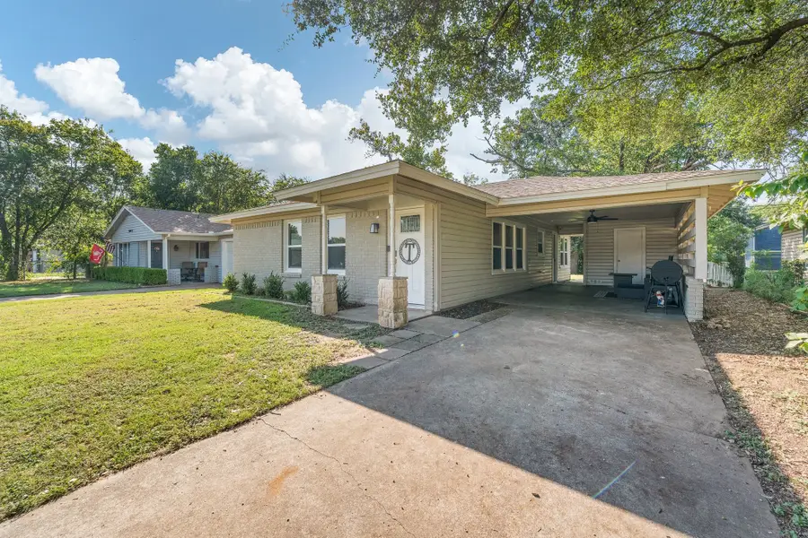 809 Phillips Street, Cleburne, TX 76033 - #3