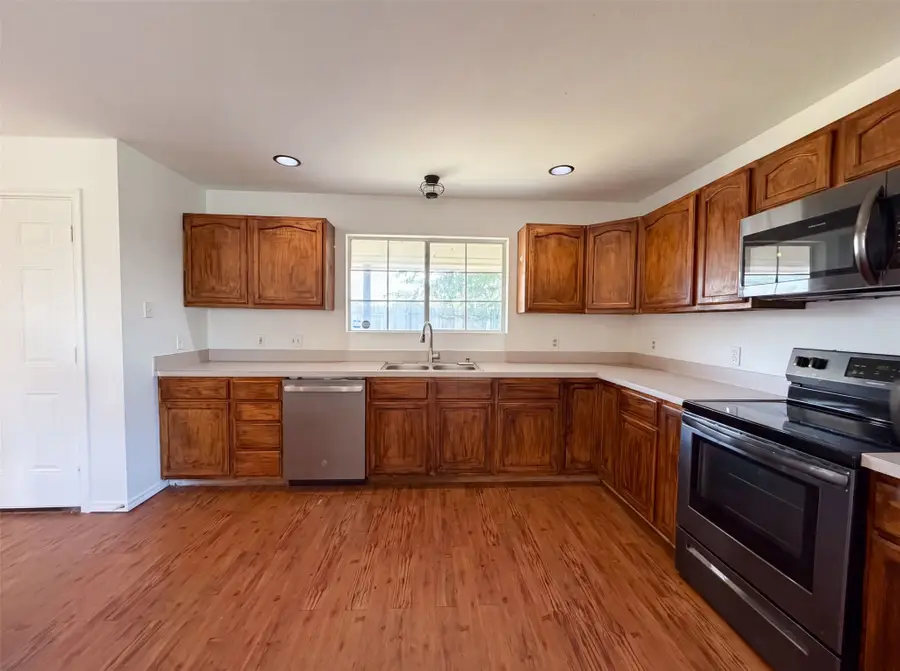 201 Driftwood Court, Runaway Bay, TX 76426 - #2