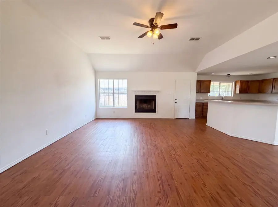 201 Driftwood Court, Runaway Bay, TX 76426 - #3