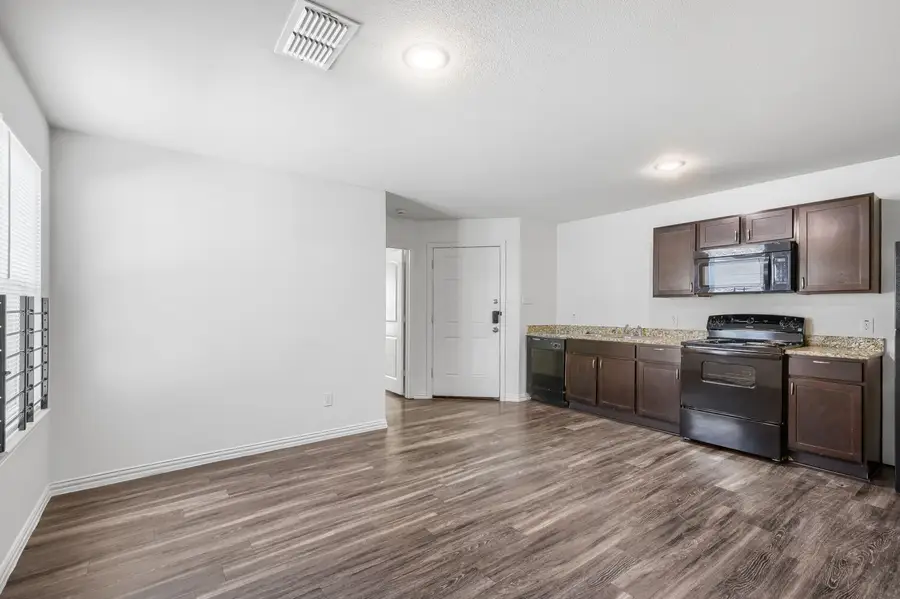 2013-2015 J B Jackson Jr Boulevard, Dallas, TX 75210 - #3