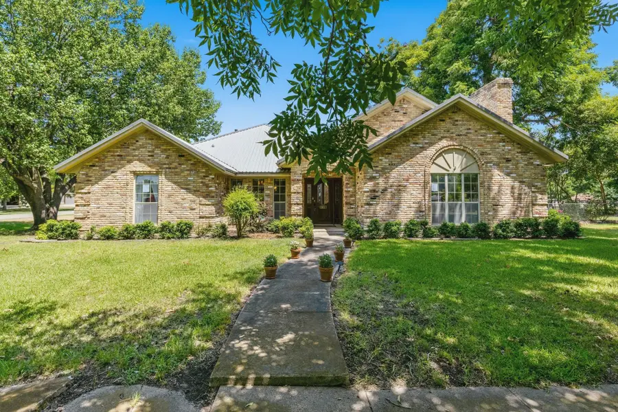 301 Paris Street, Pecan Gap, TX 75469 - #2