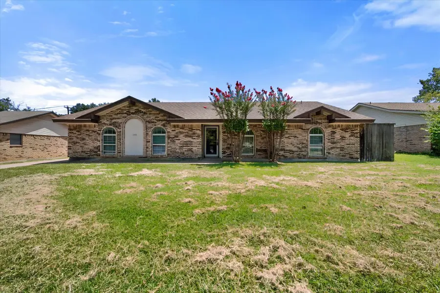 2001 San Jacinto Drive, Arlington, TX 76012 - #2