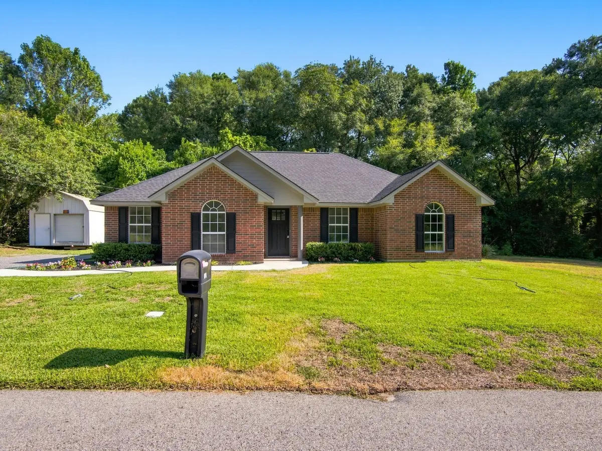 105 E Foggle Street, Athens, TX 75751 - #1