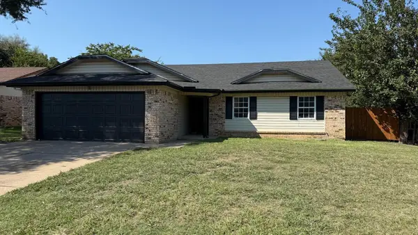 111 Iberis Court, Arlington, TX 76018