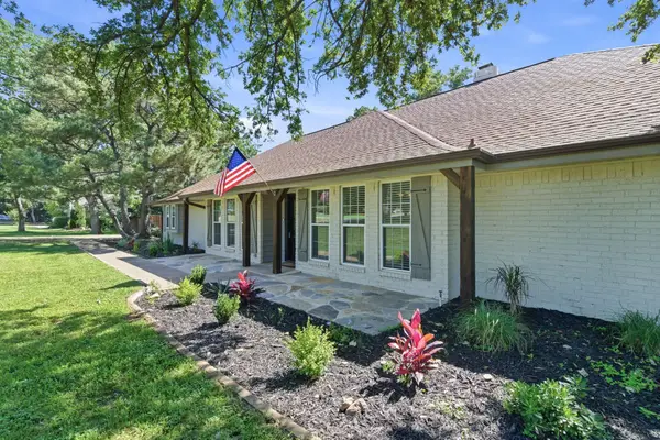 835 Cross Timbers Drive, Double Oak, TX 75077