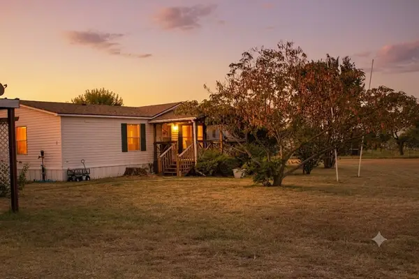 1135 County Road 269, Oglesby, TX 76561
