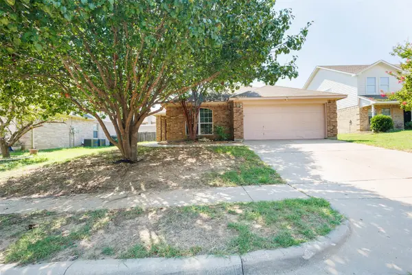316 Heritage Drive, Crowley, TX 76036