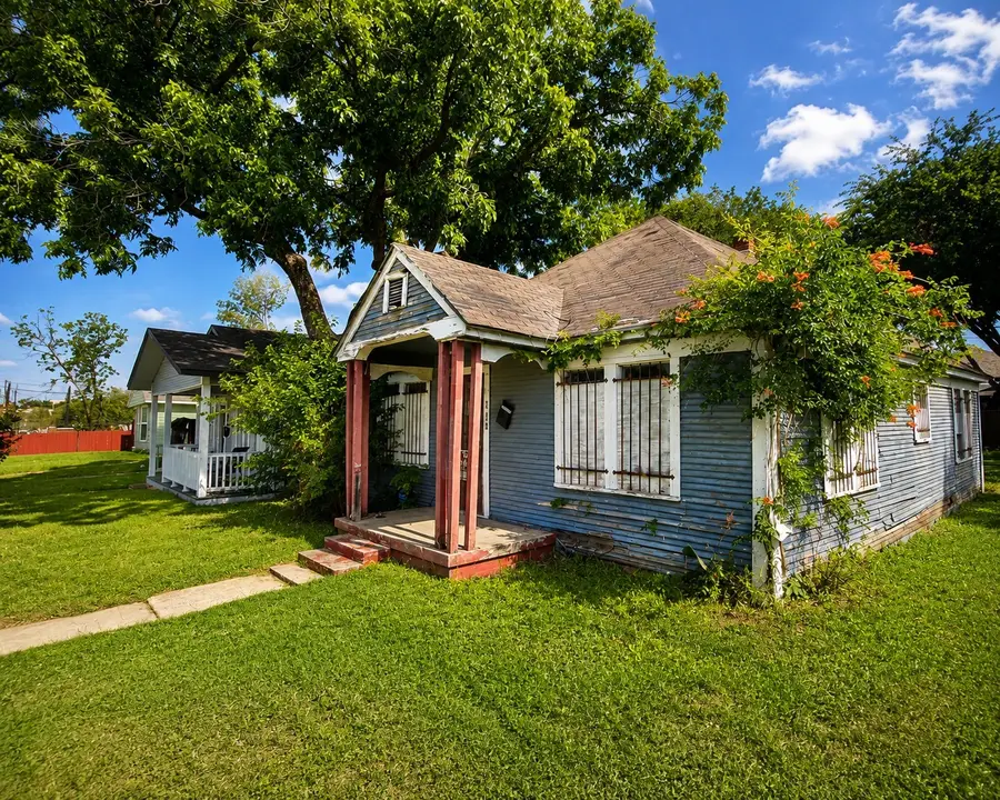 917 E Pulaski Street, Fort Worth, TX 76104 - #2