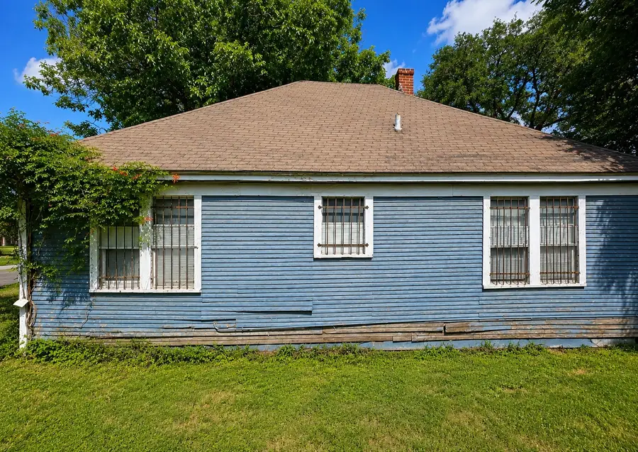 917 E Pulaski Street, Fort Worth, TX 76104 - #3