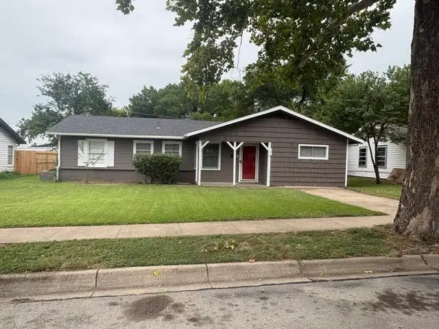 105 SW Taylor Street, Burleson, TX 76028 - #2