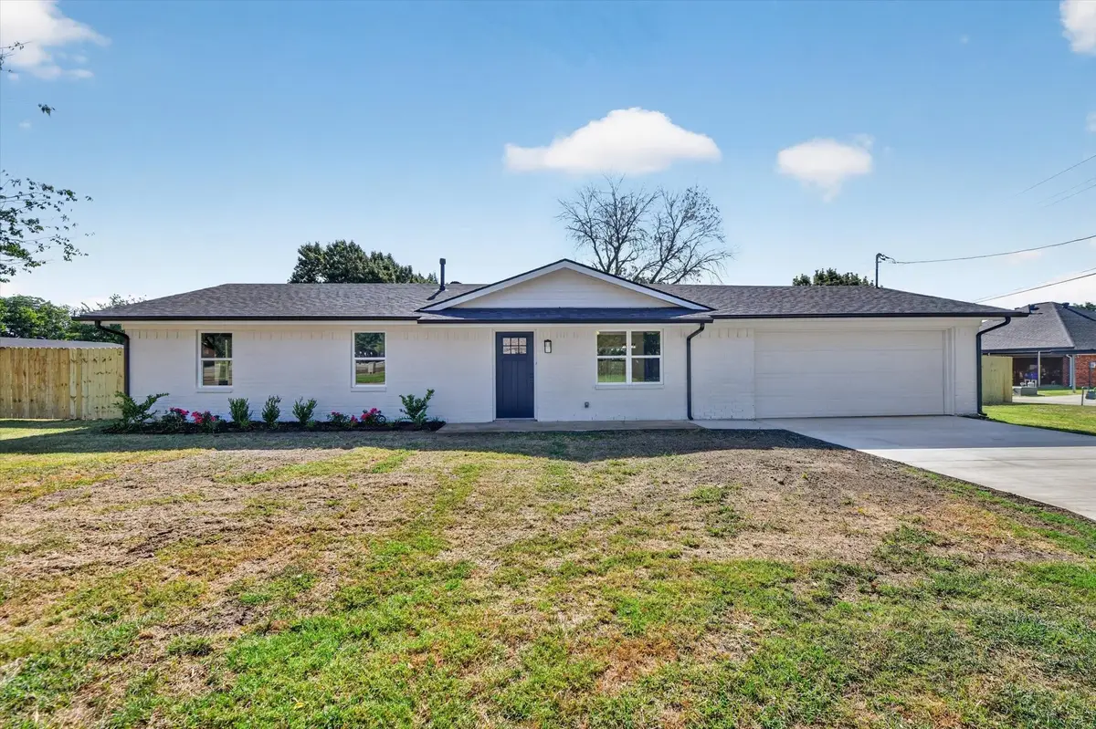 900 S 3rd Street, Sanger, TX 76266 - #1