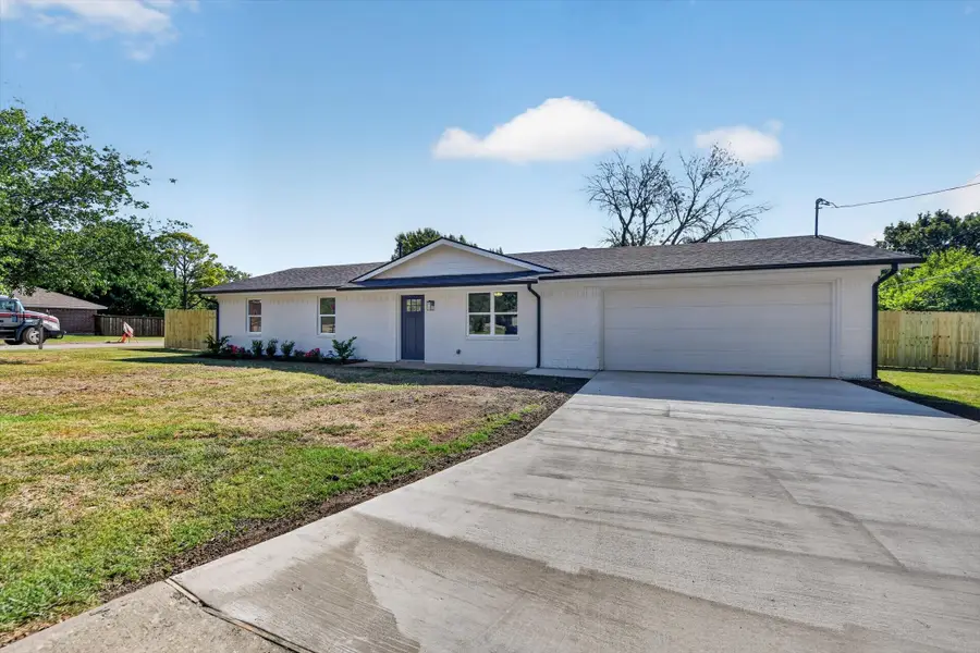 900 S 3rd Street, Sanger, TX 76266 - #3