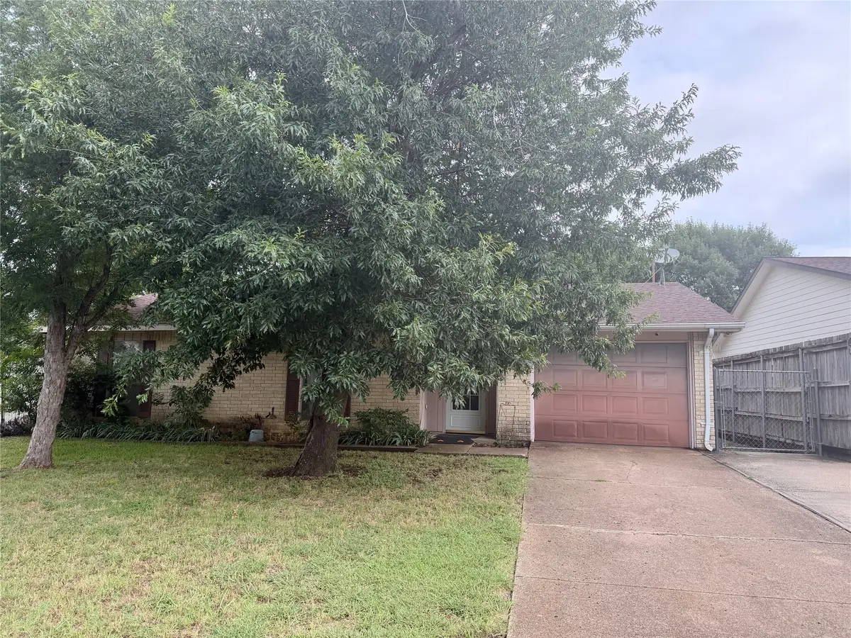 129 Astoria Drive, Cedar Hill, TX 75104 - #1