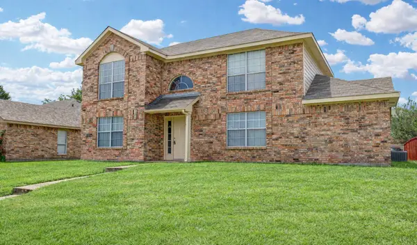 202 Lavender Drive, Cedar Hill, TX 75104