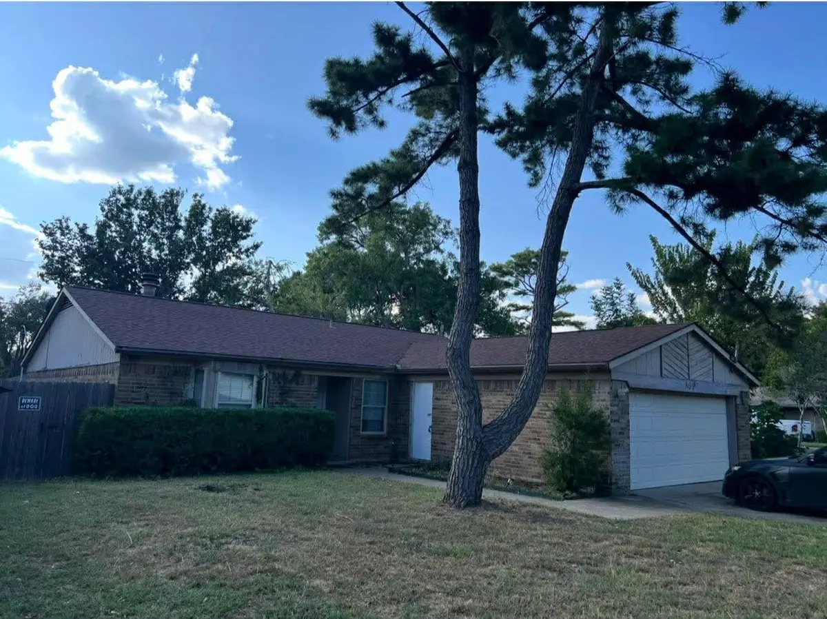802 Matthews Court, Arlington, TX 76012 - #1