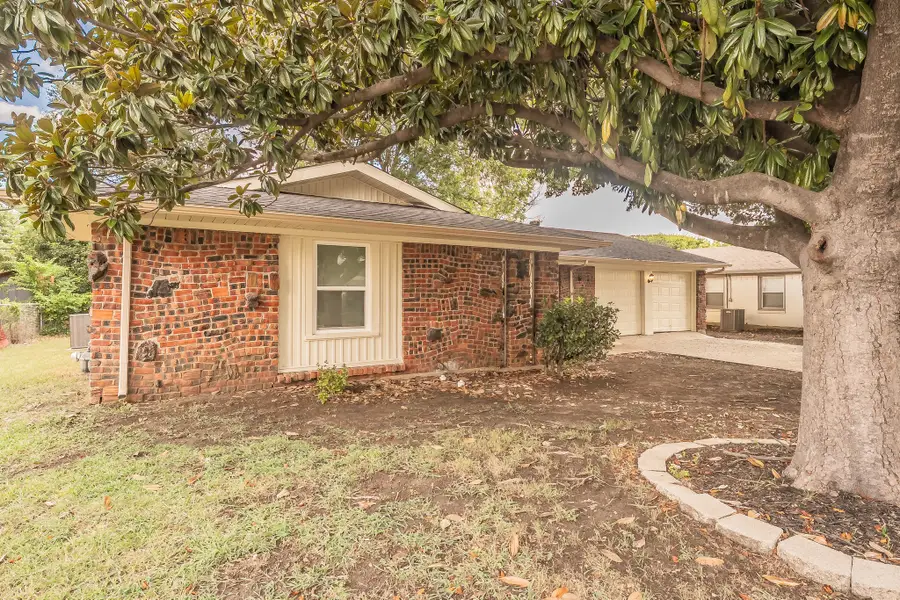 5616 Ammons Street, Haltom City, TX 76117 - #2