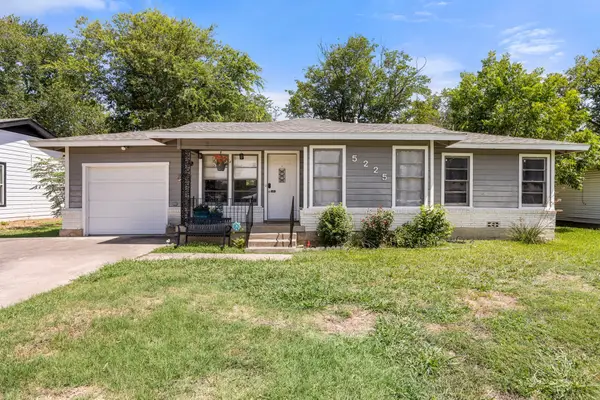 5225 Stephanie Drive, Haltom City, TX 76117