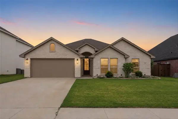 6921 Trail Rock Drive, Benbrook, TX 76126