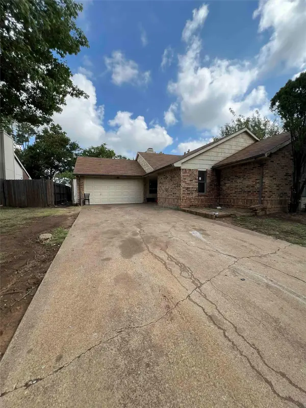 3308 Woodlark Drive, Fort Worth, TX 76123