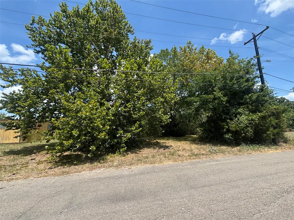 406 N Neal Street, Commerce, TX 75428 - #1
