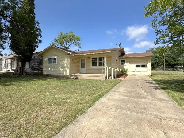 804 Columbia Street, Stamford, TX 79553