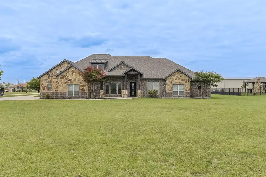239 N Armstrong Road, Venus, TX 76084 - #2