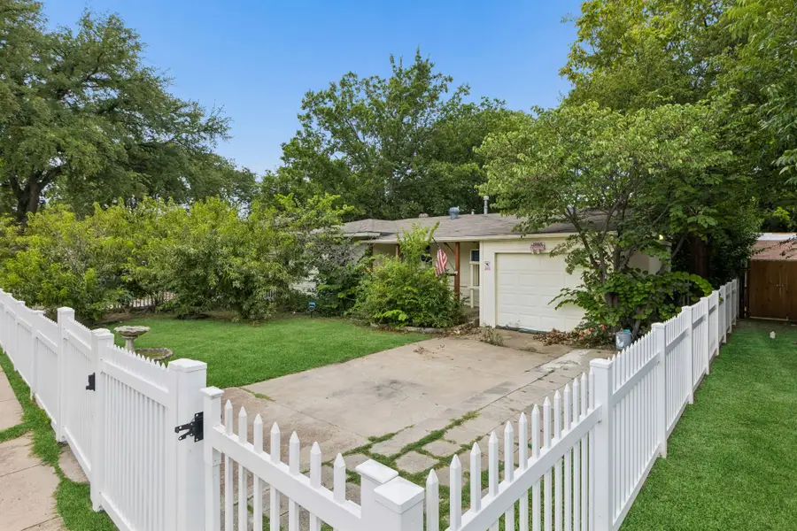 4330 Wabash Avenue, Fort Worth, TX 76133 - #2
