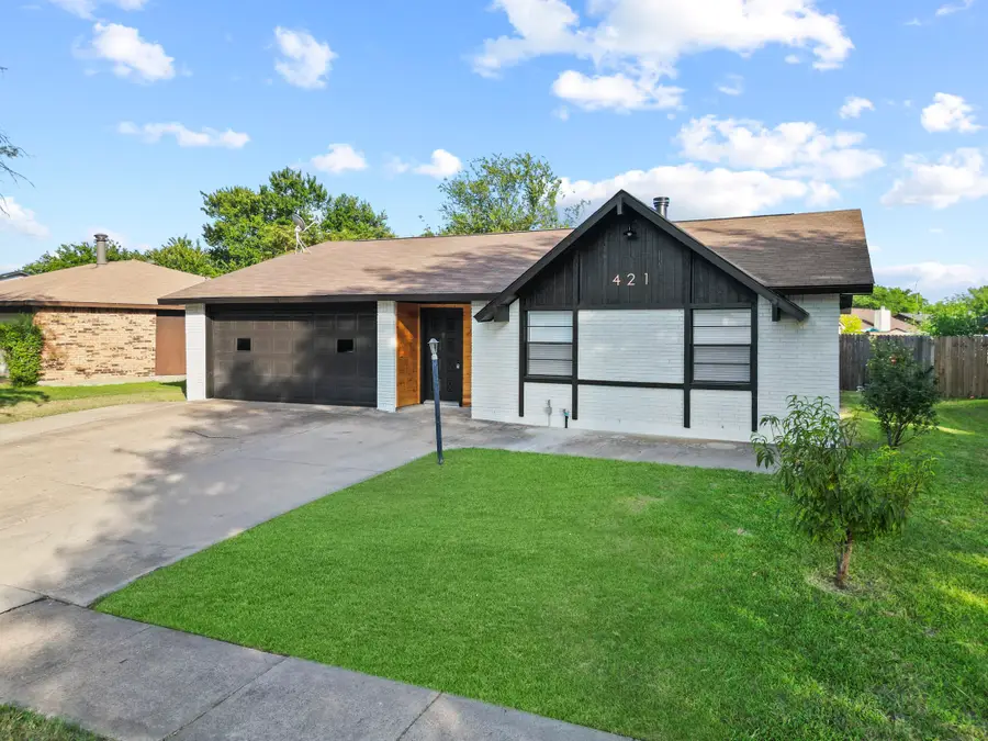 421 Parkvale Lane, Grand Prairie, TX 75052 - #2