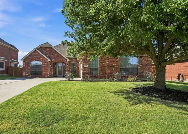 812 Peach Lane, Burleson, TX 76028