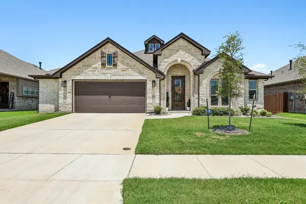 121 Claywood Drive, Glenn Heights, TX 75154