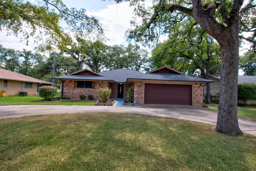1010 Kiowa Drive W, Lake Kiowa, TX 76240 - #2