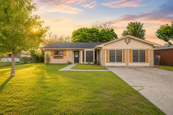 904 Kent Drive, Gainesville, TX 76240