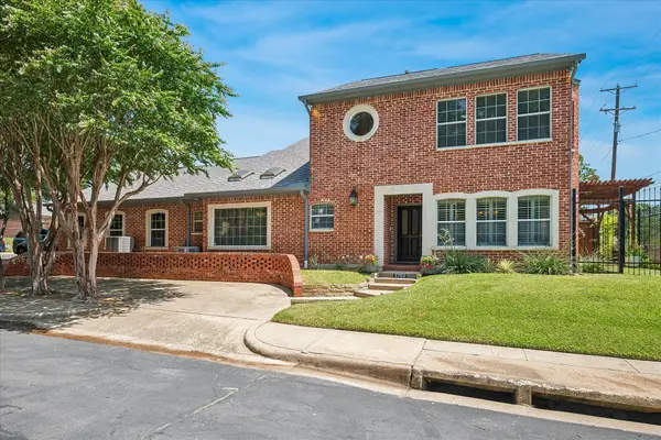 2702 Lawtherwood Court, Dallas, TX 75214