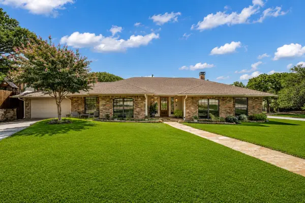 3403 Sunset Oaks Street, Dalworthington Gardens, TX 76016
