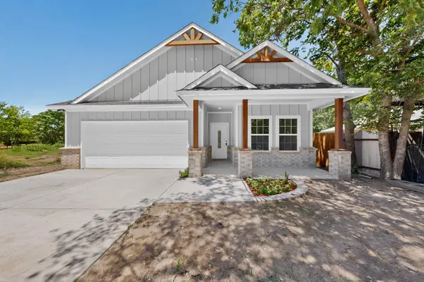 1008 W Crockett Street, Ennis, TX 75119