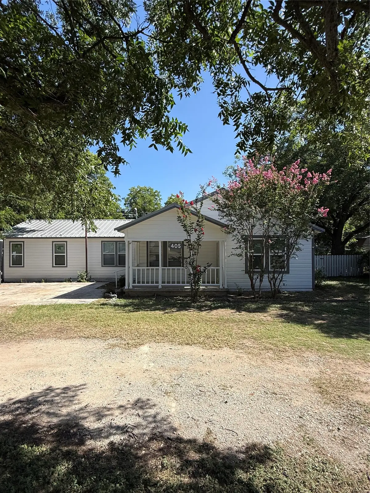 405 W Hall Street, Bangs, TX 76823 - #1