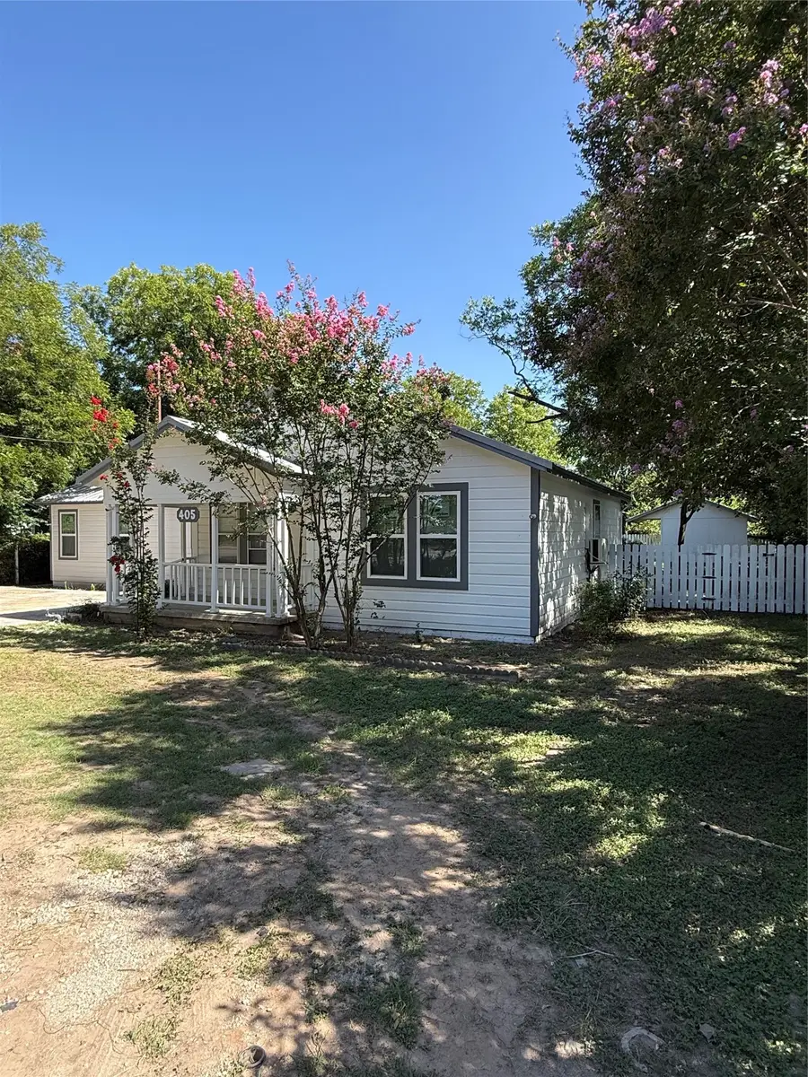 405 W Hall Street, Bangs, TX 76823 - #2