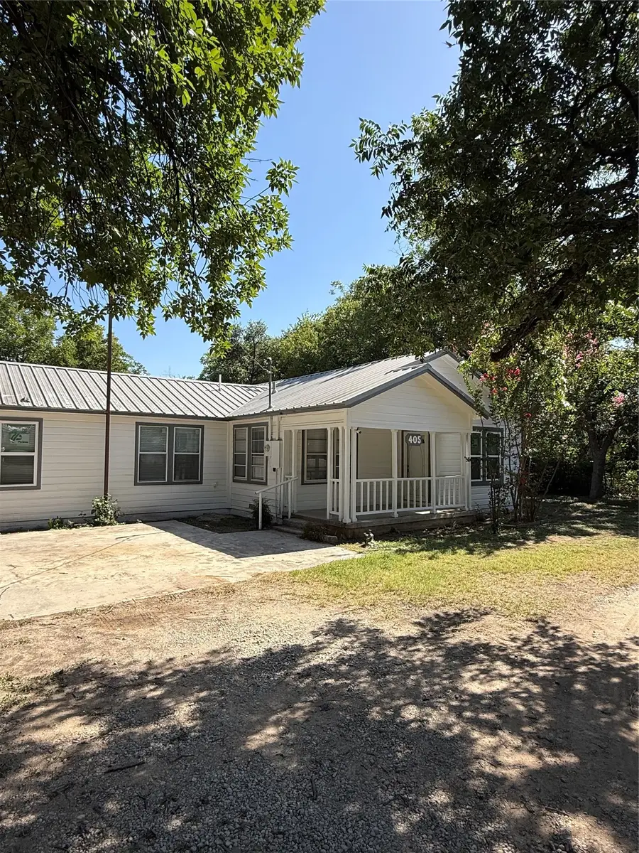 405 W Hall Street, Bangs, TX 76823 - #3