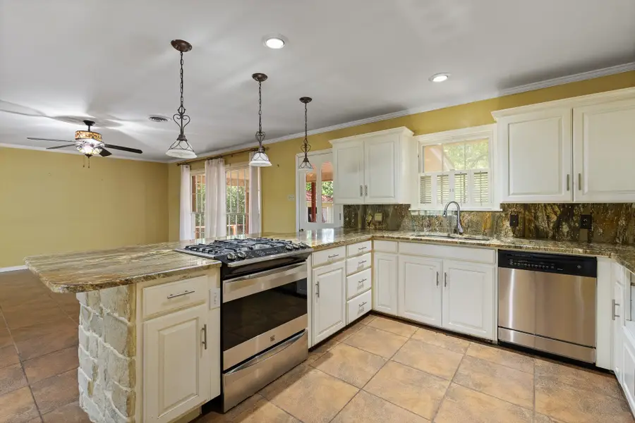 7 Hill Terrace Place, Cleburne, TX 76033 - #3