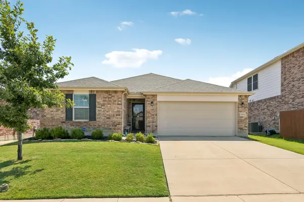 3304 Biggs Avenue, Aubrey, TX 76227