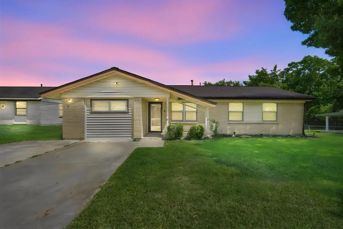 702 Phillips Drive, Ennis, TX 75119 - #1