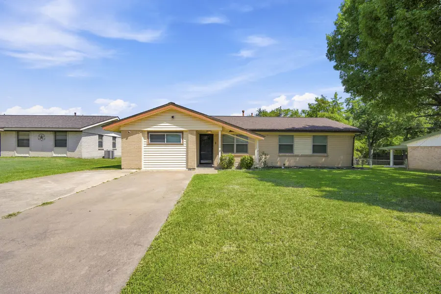 702 Phillips Drive, Ennis, TX 75119 - #3