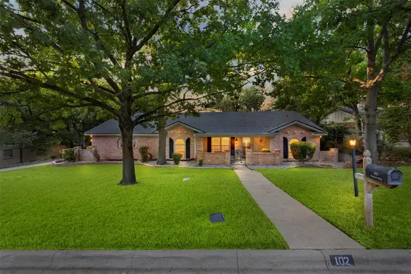 102 Walnut Way, Euless, TX 76039