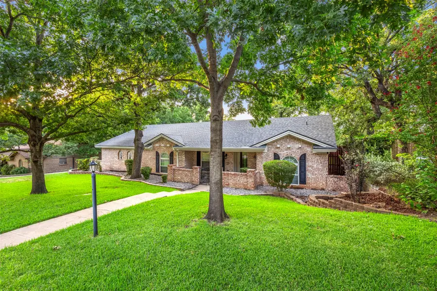 102 Walnut Way, Euless, TX 76039 - #3